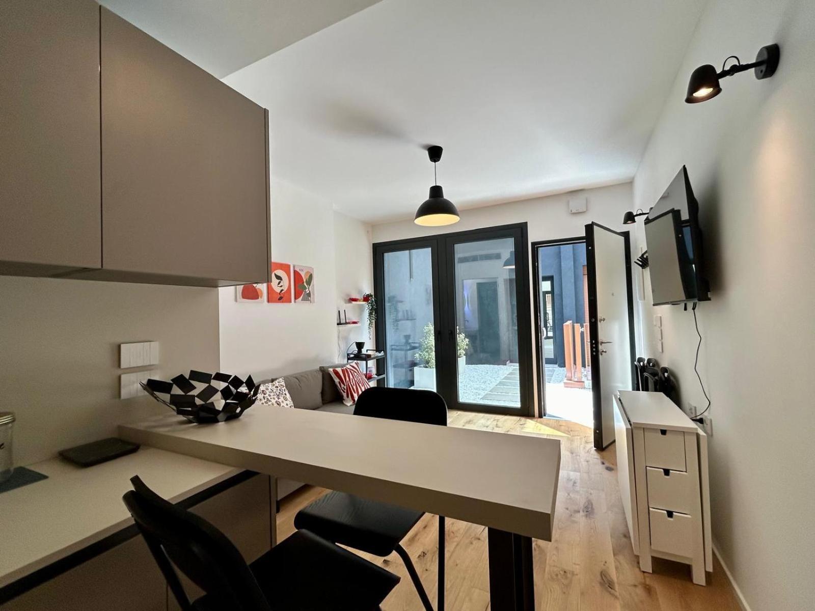 Kibilu Luxury Apt With Terrace, Isola District And Near Garibaldi Station Милан Экстерьер фото